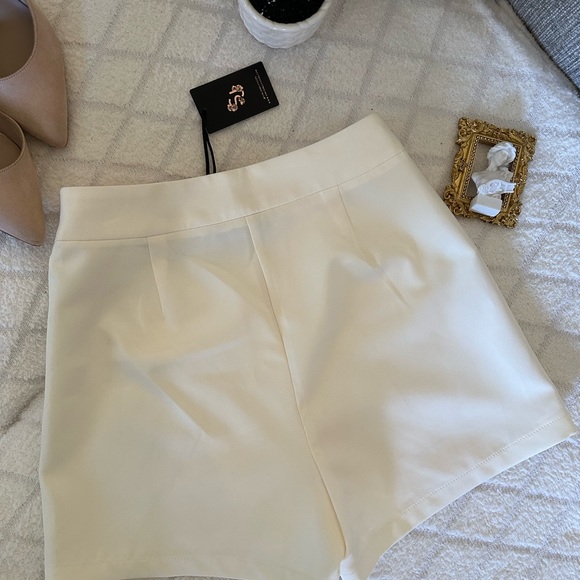 Asymmetric skort off white colour - Picture 6 of 6